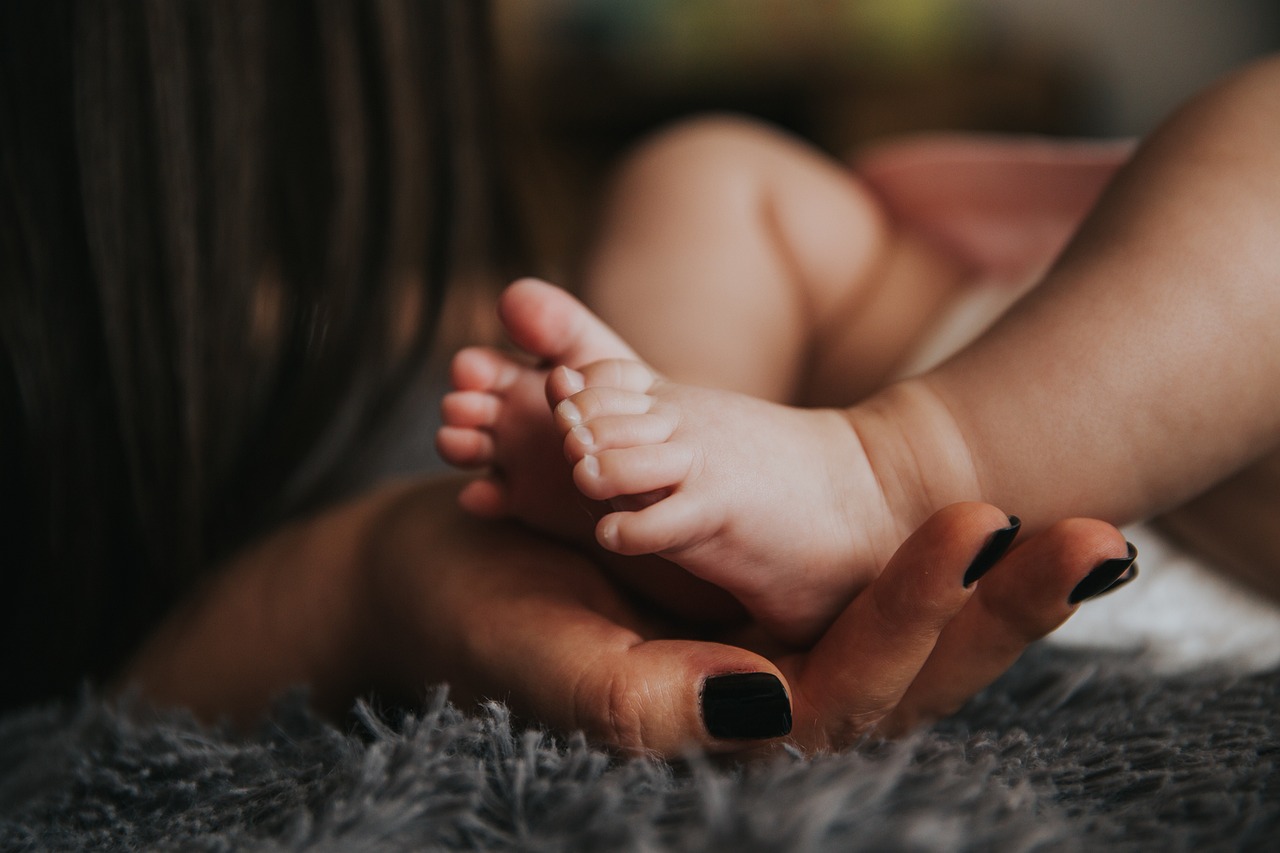 妈妈, 婴儿, 脚, 手, 腿, 孩子, 女儿, 儿子, 关系, 父母, 育儿